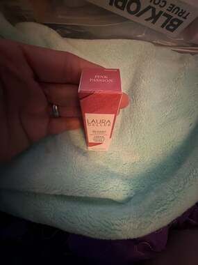 #211 Laura Geller Modern Classic Cream Lipstick in Pink Passion